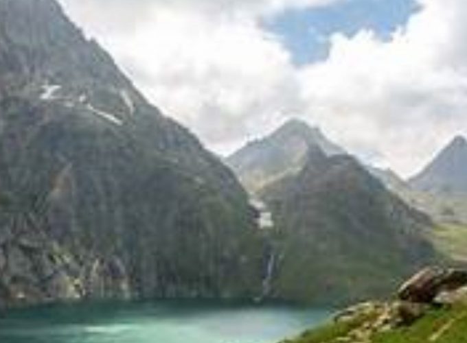 Let's Switch into Travel | Holiday Experts