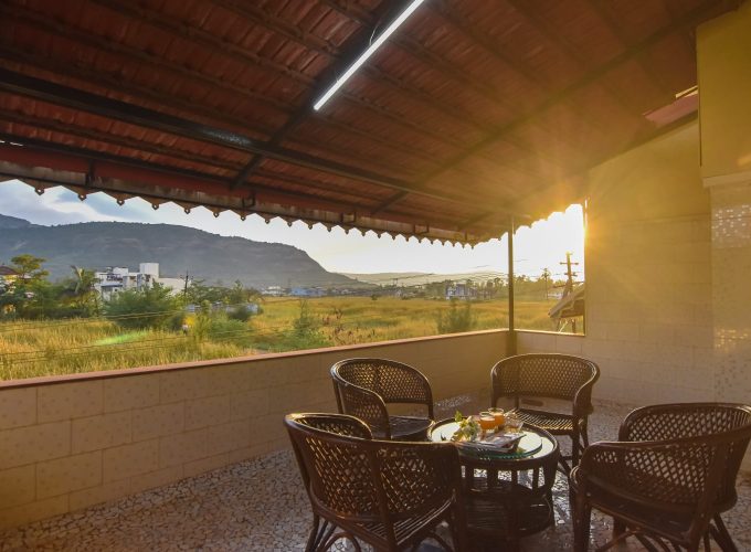Let's Switch into Travel | Holiday Experts