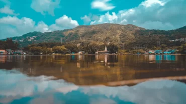 Let's Switch into Travel | Holiday Experts